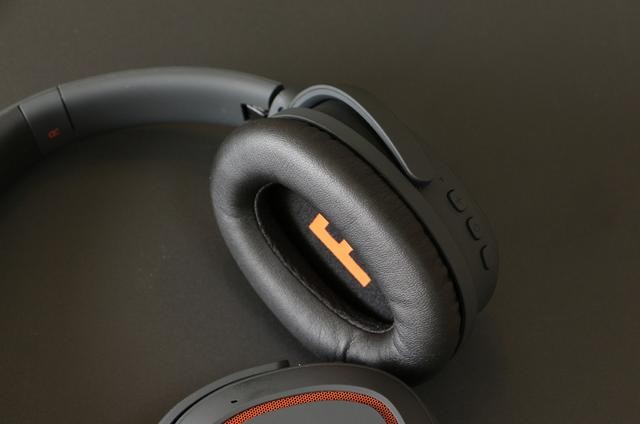 闭眼仰望天空，听我的声音，世界好安静 - dyplay城市旅行者2.0评测