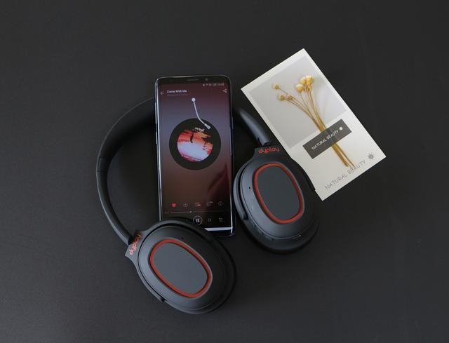 闭眼仰望天空，听我的声音，世界好安静 - dyplay城市旅行者2.0评测