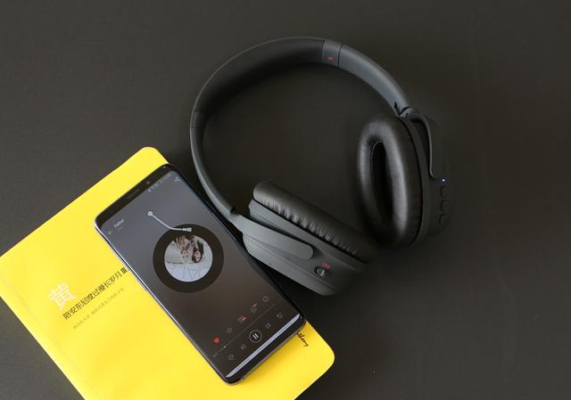 闭眼仰望天空，听我的声音，世界好安静 - dyplay城市旅行者2.0评测