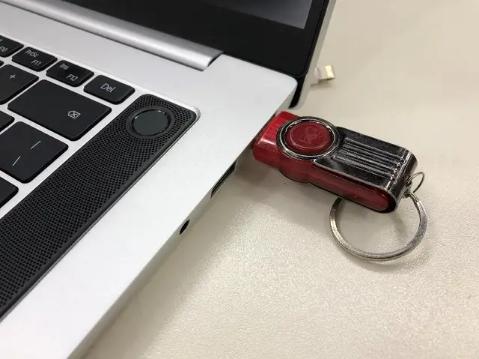 荣耀笔记本U盘重装Win10系统教程，学到就是赚到