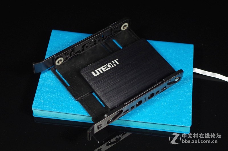 苦逼的曾经被MX100坑的历史，深刻告诉我，稳定压倒一切