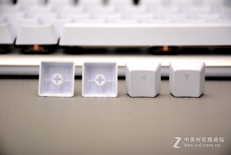 古董笔记本配小鲜肉键盘，怀旧ThinkPad与潮流达尔优的结合体！