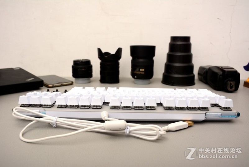 古董笔记本配小鲜肉键盘，怀旧ThinkPad与潮流达尔优的结合体！