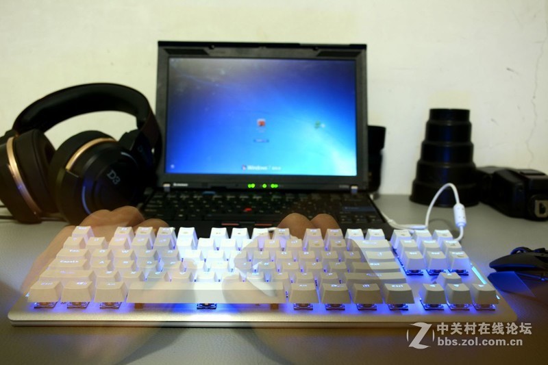 古董笔记本配小鲜肉键盘，怀旧ThinkPad与潮流达尔优的结合体！