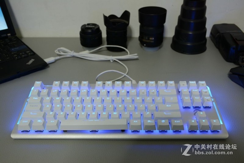 古董笔记本配小鲜肉键盘，怀旧ThinkPad与潮流达尔优的结合体！