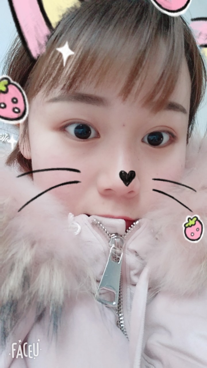 直到现在我才明白
 再深的感情都可能在一瞬间疏远
 那是说不出口的辛酸