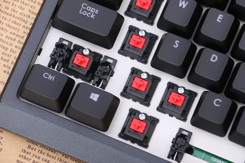 回归纯粹与简约，芝奇 KM570 MX 红轴机械键盘上手玩！