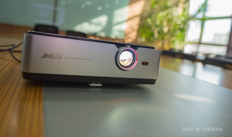 宜家宜商的好选择，坚果3500流明智能投影L6_H上手