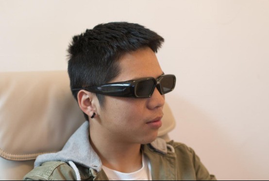 短焦轻松100寸巨幕影院 能演会唱的明基i500智能投影仪评测