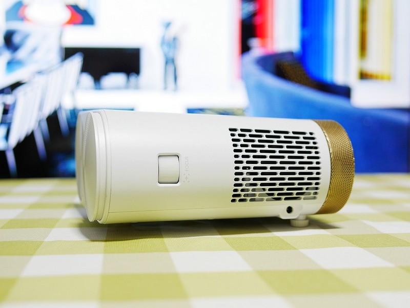 短焦轻松100寸巨幕影院 能演会唱的明基i500智能投影仪评测