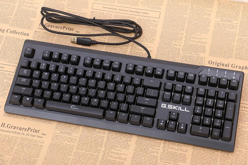 回归纯粹与简约，芝奇 KM570 MX 红轴机械键盘上手玩！