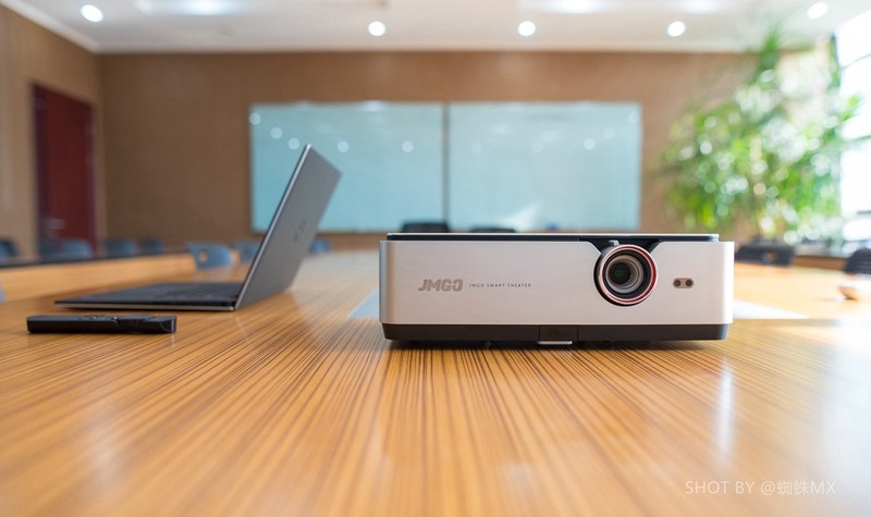 宜家宜商的好选择，坚果3500流明智能投影L6_H上手