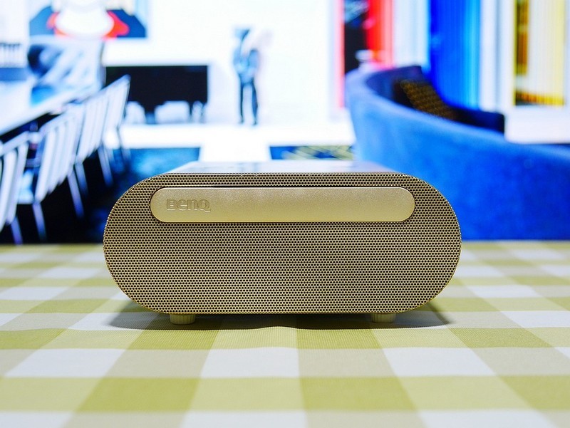 短焦轻松100寸巨幕影院 能演会唱的明基i500智能投影仪评测