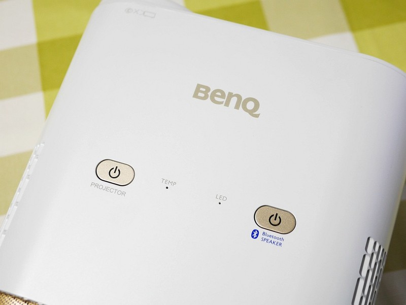 短焦轻松100寸巨幕影院 能演会唱的明基i500智能投影仪评测