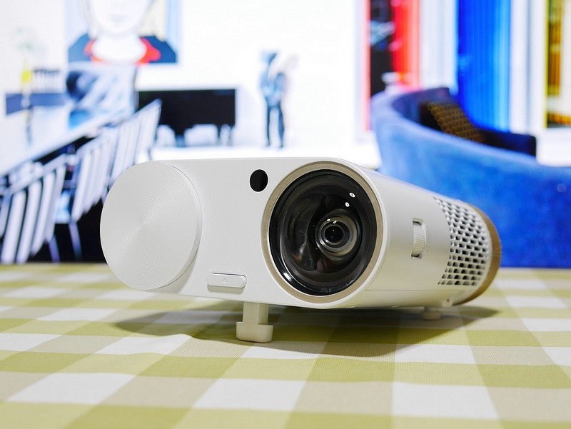 短焦轻松100寸巨幕影院 能演会唱的明基i500智能投影仪评测