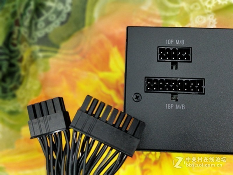 酷冷至尊V550GOLD电源，确保良好散热的同时更为安静体验感