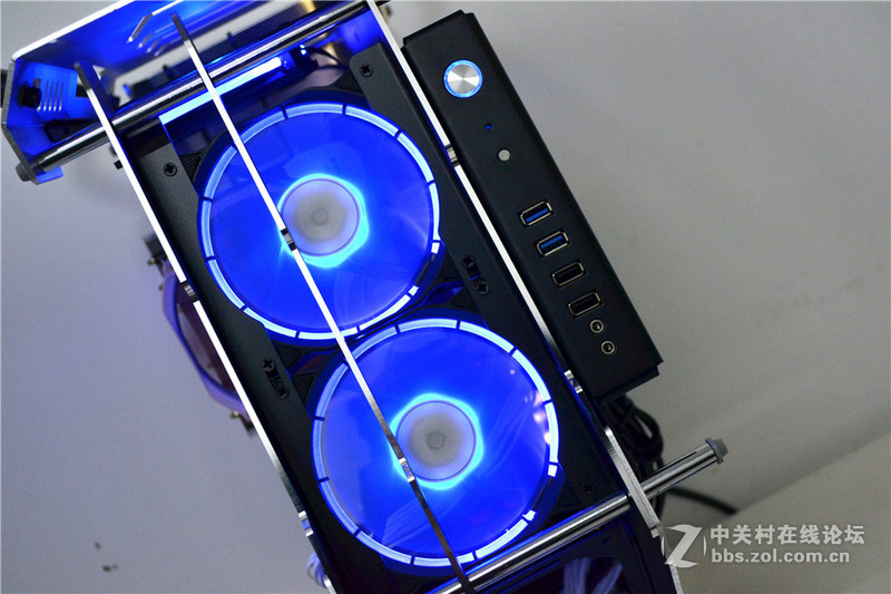 （新机开罗）首发    雪地摩托 图秀~~~