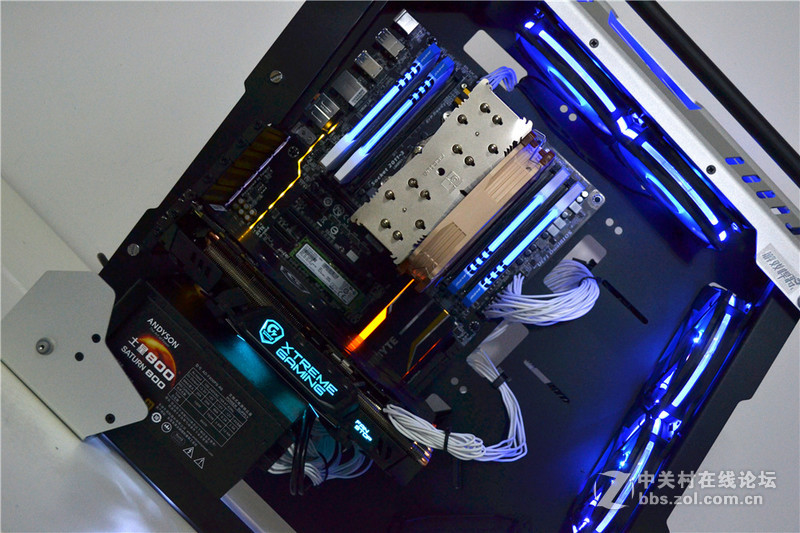 （新机开罗）首发    雪地摩托 图秀~~~