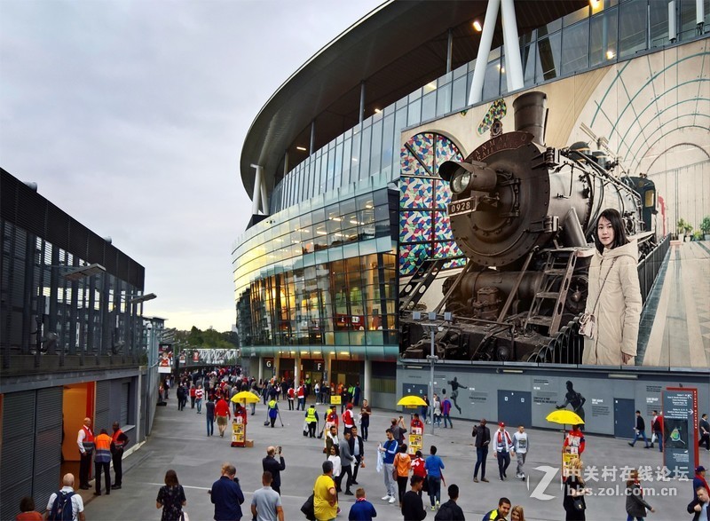 【拍案惊奇】信息时代好牛叉！俺才拍的照片就上了国外书刊和街头！