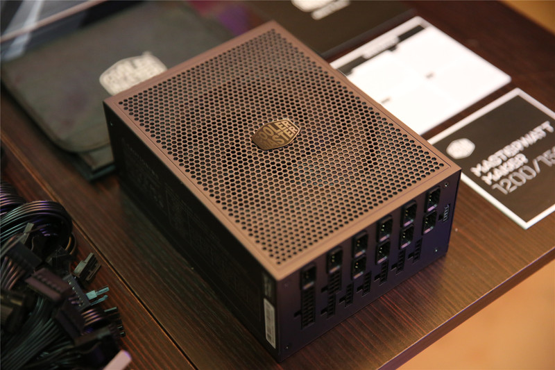 NV哥酷冷至尊旗舰电源MasterWatt Maker 1200体验