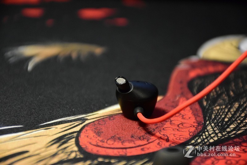 做一个无牵无挂的电竞人——1MORE 万魔 Spearhead VR 蓝牙电竞耳机开箱简评