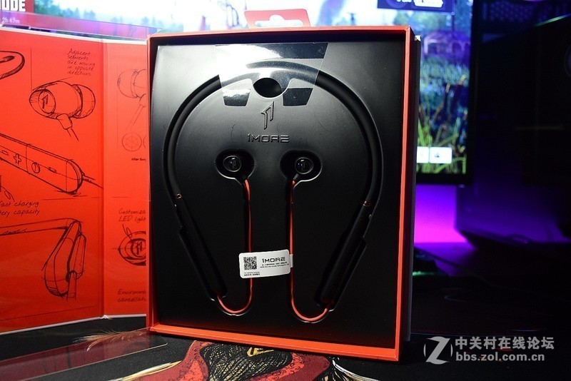 做一个无牵无挂的电竞人——1MORE 万魔 Spearhead VR 蓝牙电竞耳机开箱简评