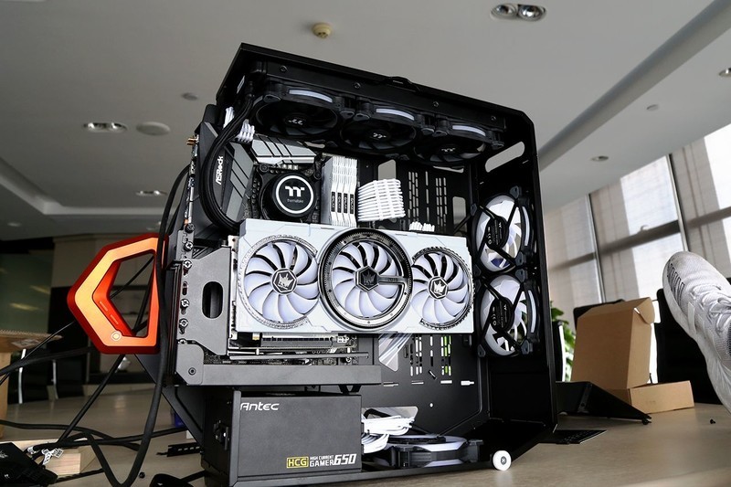 2080Super HOF显卡配骨伽征服者2代机箱装机实测 全网首发