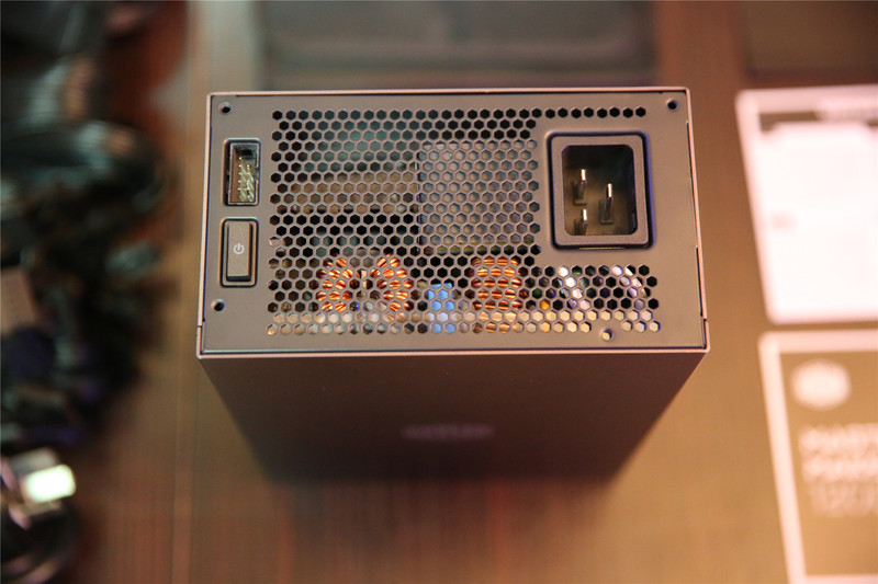 NV哥酷冷至尊旗舰电源MasterWatt Maker 1200体验