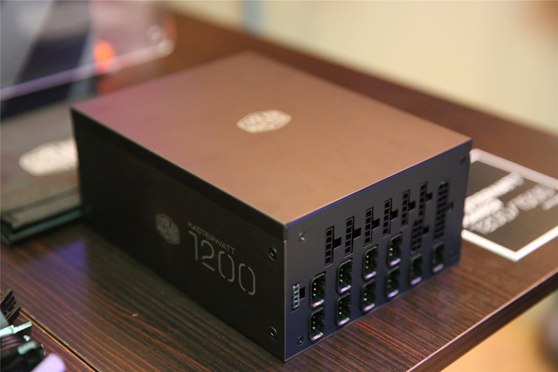 NV哥酷冷至尊旗舰电源MasterWatt Maker 1200体验