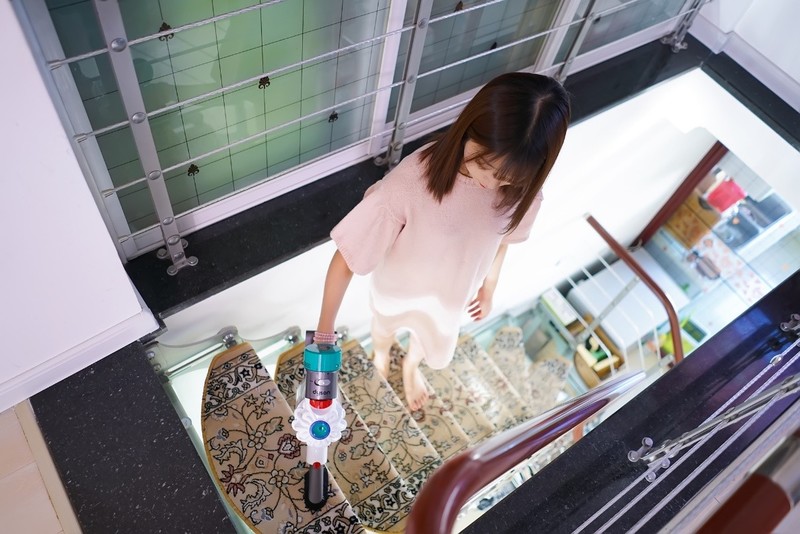 螨虫与妹子谁是最后赢家？戴森除螨仪手持吸尘器果断给出答案