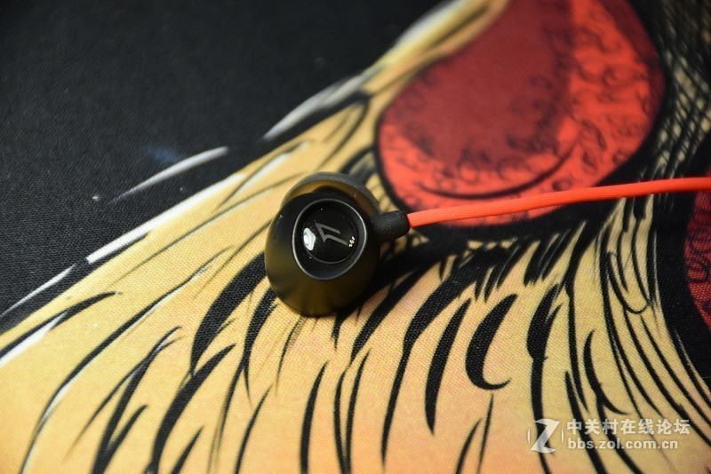 做一个无牵无挂的电竞人——1MORE 万魔 Spearhead VR 蓝牙电竞耳机开箱简评