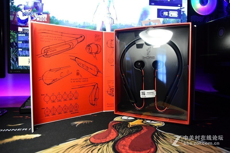 做一个无牵无挂的电竞人——1MORE 万魔 Spearhead VR 蓝牙电竞耳机开箱简评