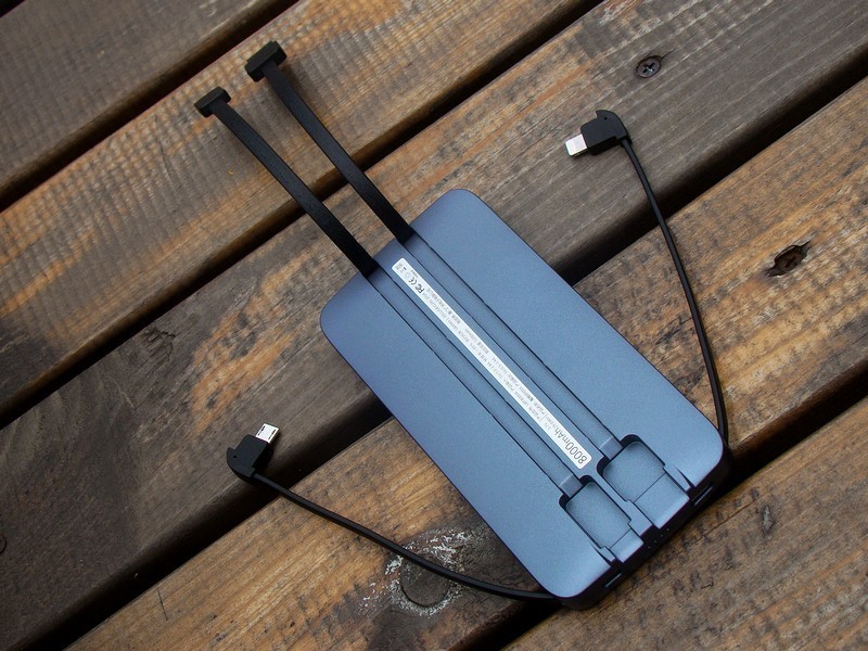 内置四线 方便随行 iWALK魔蝎8000X移动电源 体验