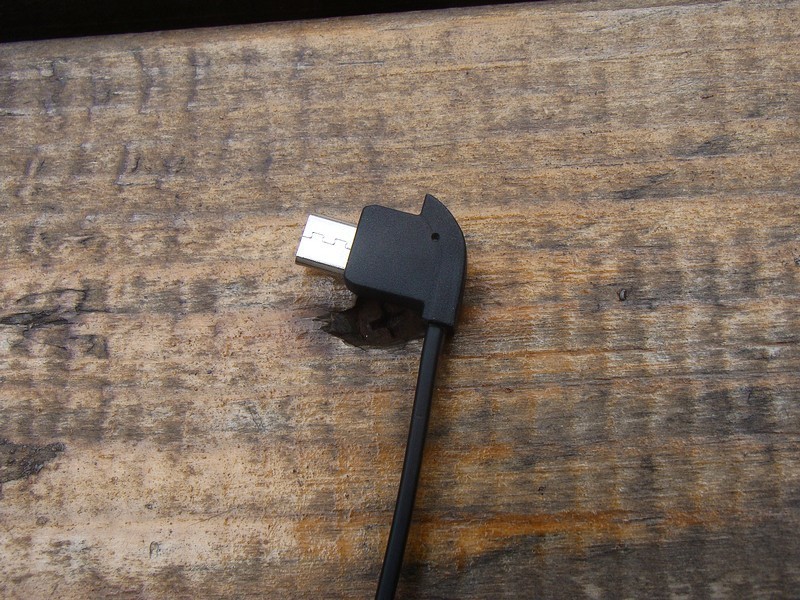 内置四线 方便随行 iWALK魔蝎8000X移动电源 体验