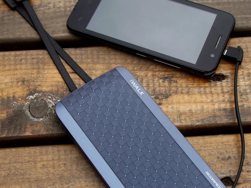 内置四线 方便随行 iWALK魔蝎8000X移动电源 体验