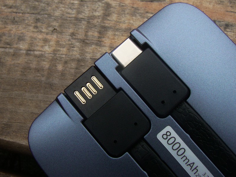 内置四线 方便随行 iWALK魔蝎8000X移动电源 体验