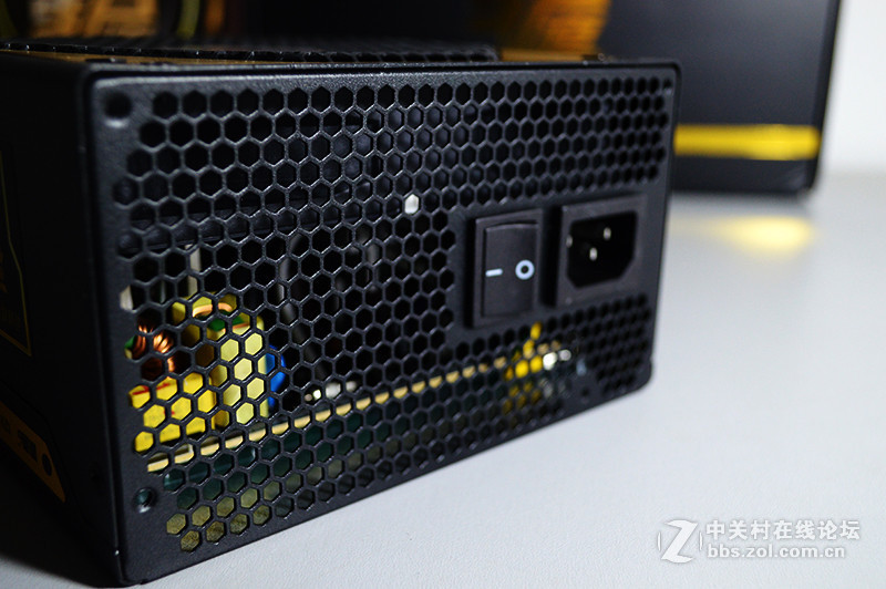 游戏悍将 霸道6 R550 开箱图赏