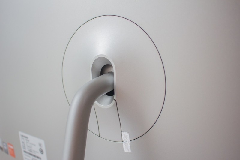 买一体机送显示器！？聊聊带HDMI IN的联想AIO520三边窄一体机正确打开方式