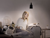 #每日话题# 黑科技！神奇灯泡秒变投影仪