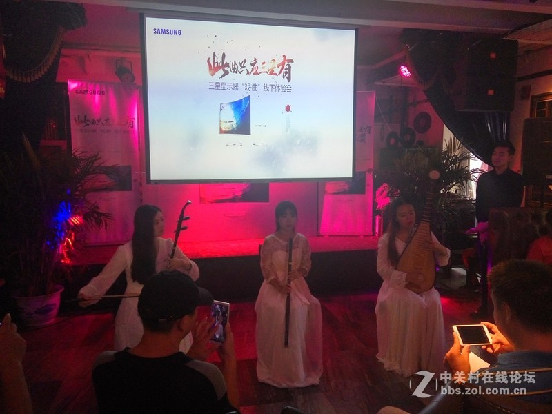 #星空体育平台显示器“戏·曲”线下体验会# 一“曲”新词酒一杯。