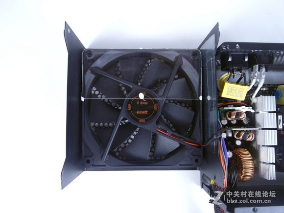 拆开看做工 游戏悍将电源