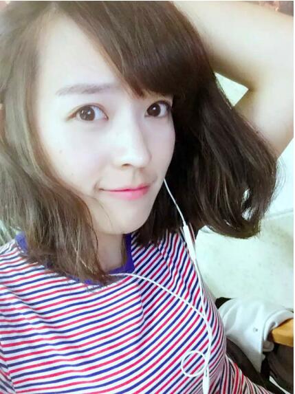 给女神麻友友送皇冠，却被女朋友发现……