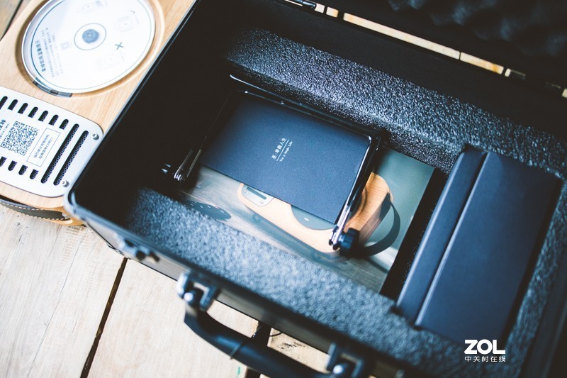 这是一台召唤情怀的时光机，体验巫之单曲人生CD播放机