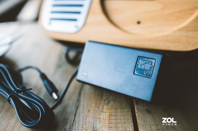 这是一台召唤情怀的时光机，体验巫之单曲人生CD播放机