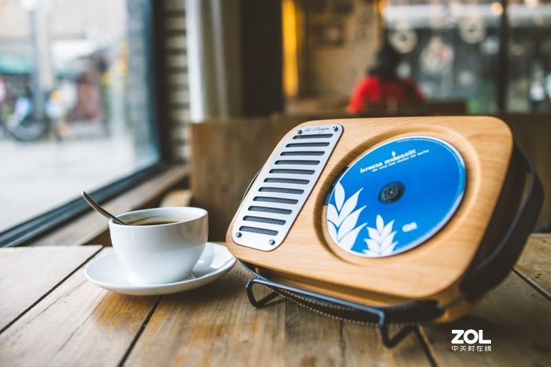 这是一台召唤情怀的时光机，体验巫之单曲人生CD播放机