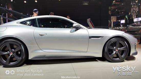 vivo Xplay6带你看上海车展:捷豹F-TYPE