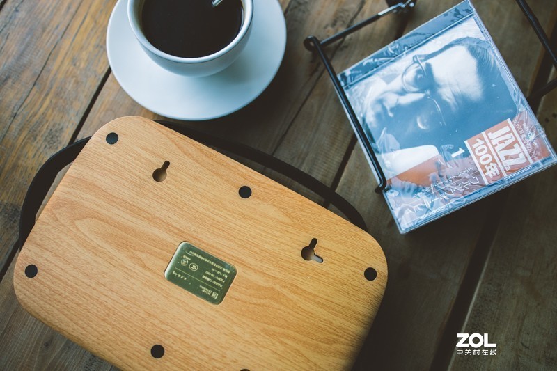 这是一台召唤情怀的时光机，体验巫之单曲人生CD播放机