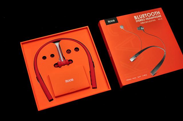 性价比让小米汗颜，itoos颈圈式蓝牙耳机评测