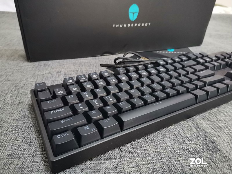 主打吃鸡体验的机械键盘 -雷神K30 使用体验