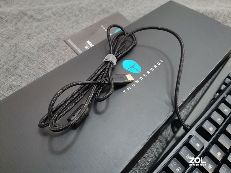 主打吃鸡体验的机械键盘 -雷神K30 使用体验